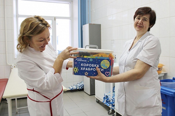 Сюрпризы из «Коробки храбрости» - для маленьких пациентов Травмбольницы Сургута!