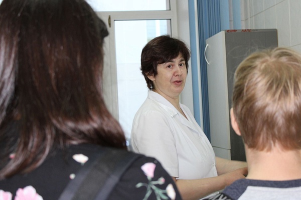 В Травмбольнице прошла экскурсия для учеников Технологической школы Сургута 