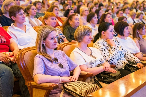 Сотрудники и пациенты Сургутской травмбольницы стали участниками окружного праздника, посвящённого Дню медицинского работника