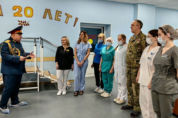 Глубоко в тылу и у самой передовой. Сотрудники Сургутской травмбольницы рядом с бойцами-защитниками на разных этапах оказания медицинской помощи