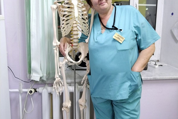 В Сургутской травмбольнице работает один из лучших наставников! В преддверии Дня медицинского работника подведены итоги окружного конкурса