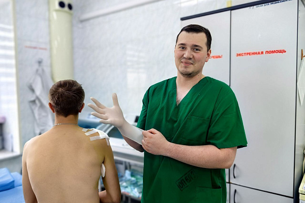 Более 20 молодых специалистов решили начать свою профессиональную карьеру в Сургутской травмбольнице