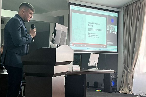 "Современный взгляд на эндопротезирование суставов". Врачи травмбольницы участвуют в межрегиональной конференции травматологов-ортопедов