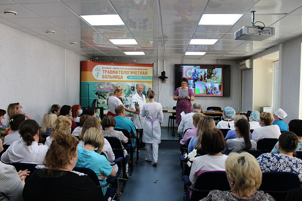 Более двухсот сотрудников Сургутской травмбольницы отмечены ведомственными благодарностями и грамотами ко Дню медицинского работника