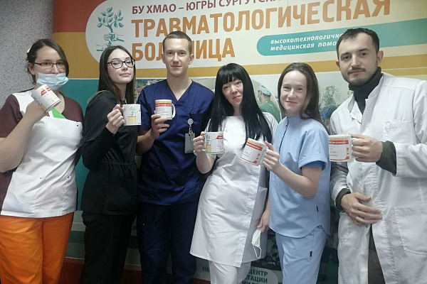 Чаепитие с главным врачом. Молодых специалистов Сургутской травмбольницы тепло поздравили с началом трудовой карьеры