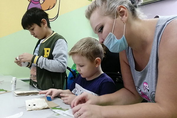 Здоровья, счастья и наушники. Пациенты детских отделений Сургутской травмбольницы написали письмо Деду Морозу