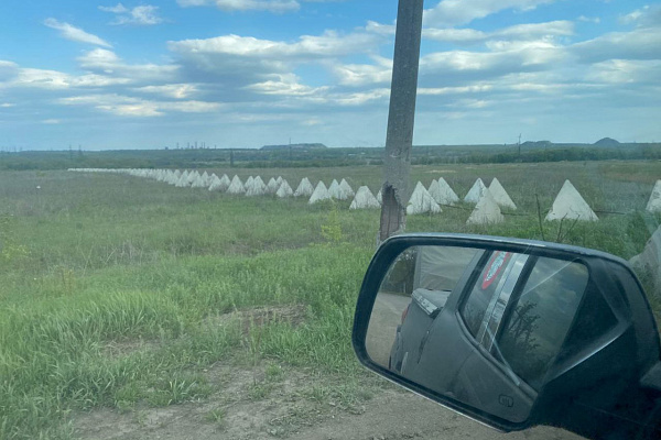 Вражеские дроны и бездорожье. В опасных условиях сотрудник травмбольницы доставил гуманитарный груз бойцам СВО