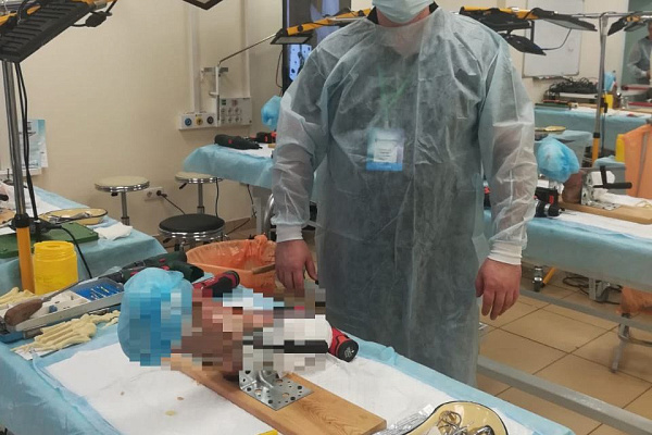 Врачи травмбольницы успешно прошли самый сложный этап образовательного курса от Ассоциации хирургов стопы и голеностопного сустава