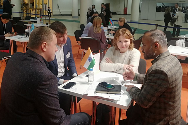 Сургутская травмбольница - на Российской неделе здравоохранения. Участвуем в выставке, посвященной развитию внутреннего и внешнего медицинского туризма