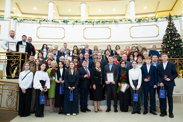 Главному врачу Сургутской травмбольницы Дмитрию Гарайсу присвоено почетное звание Заслуженного работника здравоохранения ХМАО-Югры
