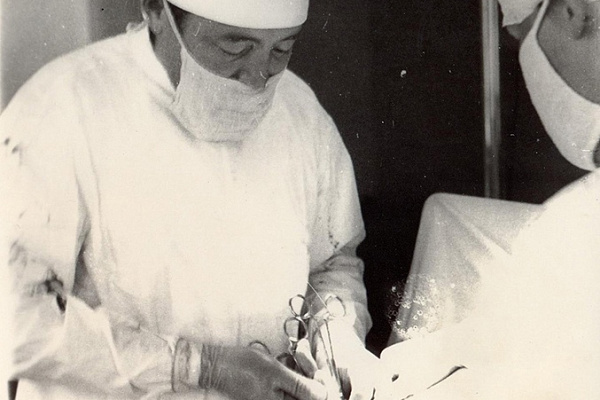 В Краеведческом музее Сургута прошла памятная встреча, посвященная основателю травмслужбы региона Фариту Кагарманову