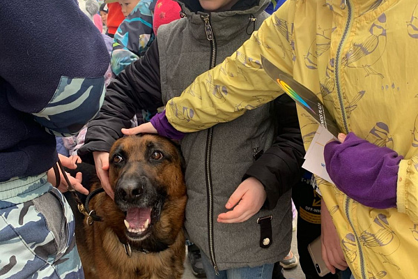 «Самый добрый доктор!» Врачи Травмбольницы приняли участие в городской акции, посвященной Дню защиты детей