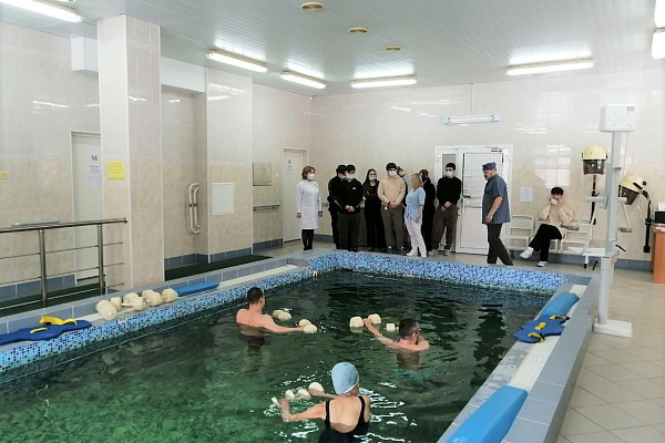 Каникулы - время найти себя. По запросу школьников проводим очередную серию профориентационных экскурсий