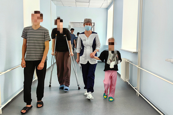 Медсёстры Сургутской травмбольницы успешно осваивают новую специальность для работы в службе медицинской реабилитации