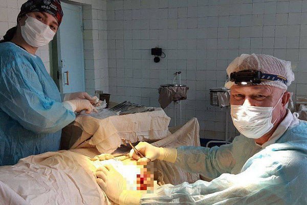 Три врача Сургутской травмбольницы побывали с начала года в Макеевке. На днях оттуда вернулся травматолог-ортопед Вячеслав Липатников.