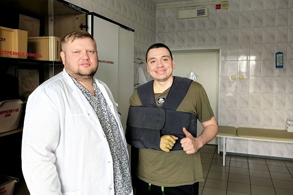 Больше 20 вывихов плеча перенёс спортсмен из Ханты-Мансийска, пока не обратился к врачам. В травмбольнице устранили причину нестабильности сустава