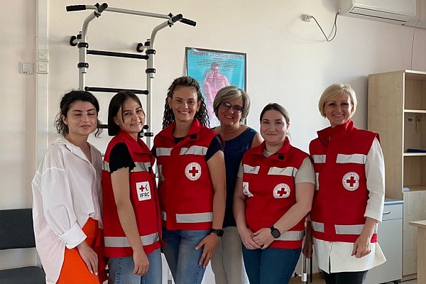 По программе «Красного креста» наши специалисты медицинской реабилитации помогают восстанавливаться сургутянам, переболевшим COVID-19