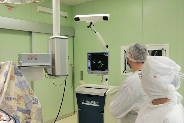 С точностью до миллиметра. Травматологи-ортопеды осваивают новую навигационную программу для эндопротезирования суставов
