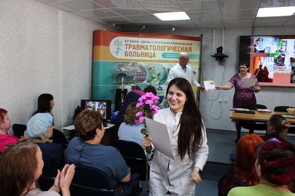 Всем причастным к сохранению здоровья и жизни людей! Более 250-ти наград сегодня вручены сотрудникам травмбольницы по случаю Дня медработника