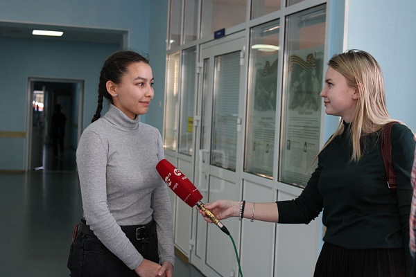 «Буду нейрохирургом!» В Травматологической больнице Сургута прошла экскурсия для учеников Технологической школы города