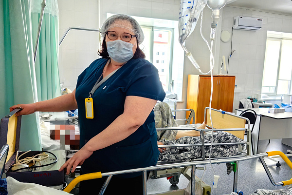 Медсёстры Сургутской травмбольницы успешно осваивают новую специальность для работы в службе медицинской реабилитации