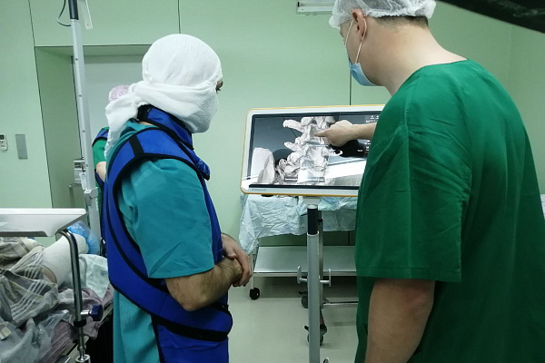 Точность и безопасность при сложнейших операциях на спинном и головном мозге. В Сургутскую травмбольницу поступило современное нейронавигационное оборудование