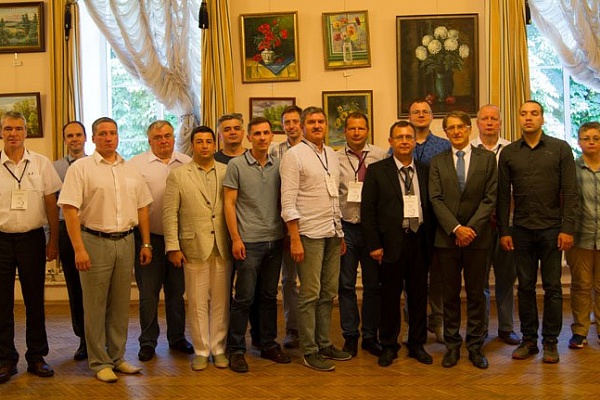 Нейрохирург Травмбольницы Дмитрий Глухих выполнил сложнейшие операции в Главном госпитале им. Н.Н. Бурденко в онлайн-режиме