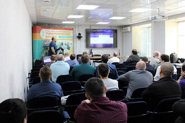 Современные подходы к лечению острой скелетной травмы обсудили врачи-травматологи-ортопеды со всего округа на конференции в Сургутской травмбольнице