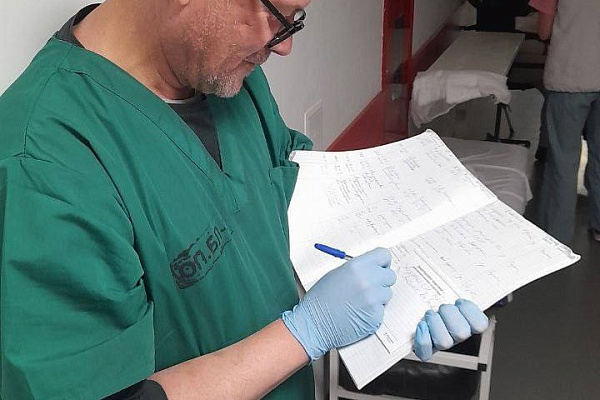 Урожай юбилеев! Поздравления с 55-летием принимает наш главный врач Дмитрий Гарайс