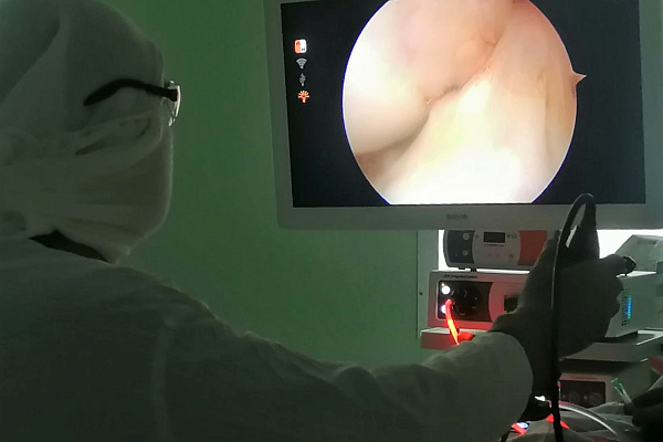 Для высокотехнологичных и высокоточных операций. Сургутская травмбольница получила новое артроскопическое оборудование