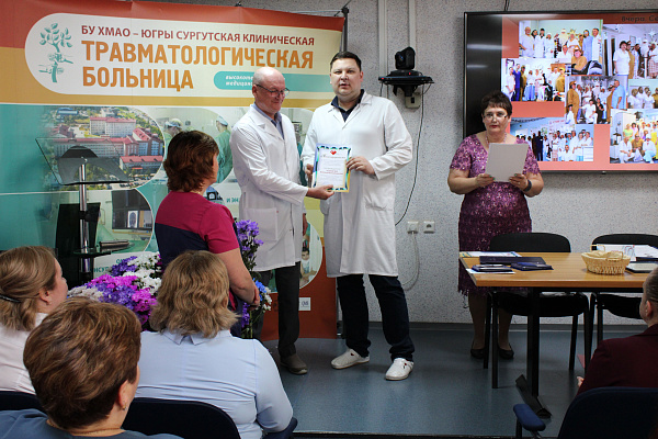 Всем причастным к сохранению здоровья и жизни людей! Более 250-ти наград сегодня вручены сотрудникам травмбольницы по случаю Дня медработника