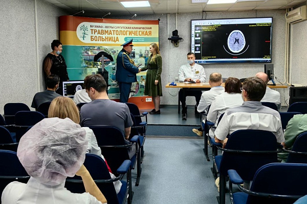 Глубоко в тылу и у самой передовой. Сотрудники Сургутской травмбольницы рядом с бойцами-защитниками на разных этапах оказания медицинской помощи