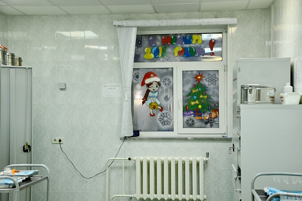 Чудо в окне! Сотрудники больницы удивили пациентов своими талантами и подарили праздничное настроение! 