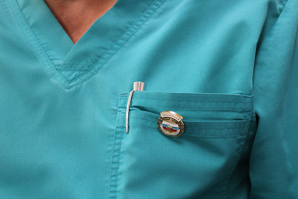 Более двухсот сотрудников Сургутской травмбольницы отмечены ведомственными благодарностями и грамотами ко Дню медицинского работника