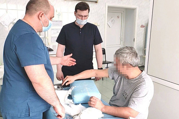 В Сургутской травмбольнице бойцу СВО пересадили фрагмент кости из голени в предплечье, чтобы спасти руку после ранения 