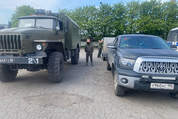 Вражеские дроны и бездорожье. В опасных условиях сотрудник травмбольницы доставил гуманитарный груз бойцам СВО