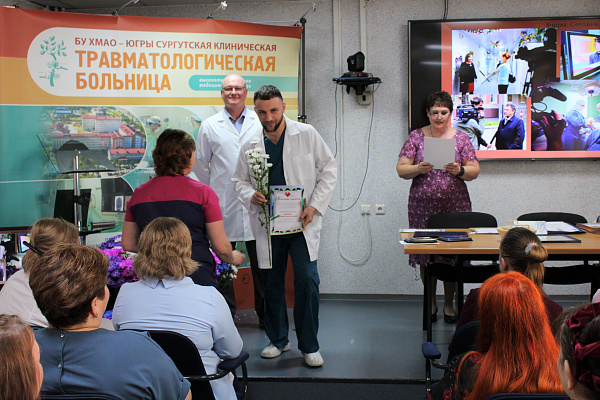 Всем причастным к сохранению здоровья и жизни людей! Более 250-ти наград сегодня вручены сотрудникам травмбольницы по случаю Дня медработника