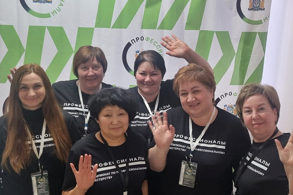 Сразу 12 медсестёр травмбольницы получили сертификат индустриального эксперта всероссийского чемпионата "Профессионалы"