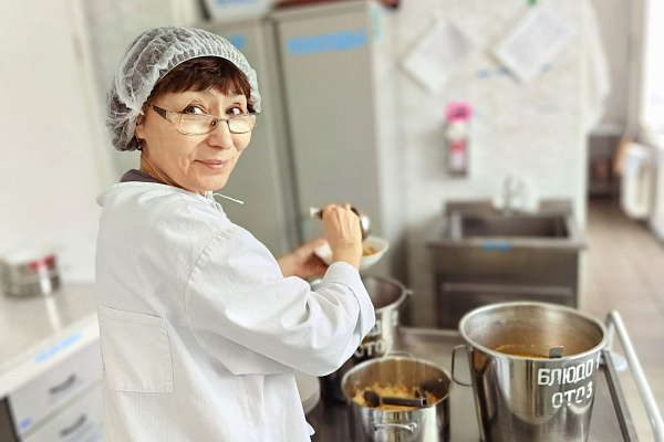 Непосредственные участники лечебного процесса. 20 октября повара Сургутской травмбольницы отмечают свой профессиональный праздник