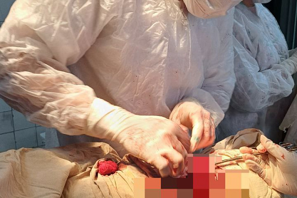 Единственный хирург на всю больницу. Наш заведующий хирургическим отделением Дмитрий Горлов работает в Макеевке (ДНР)