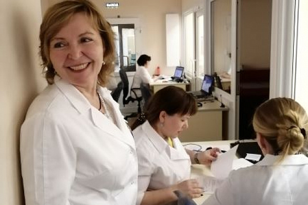 Врачи Сургутской травмбольницы в составе аккредитационной комиссии оценивают уровень подготовки будущих коллег