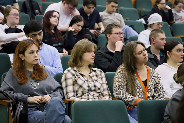 Вакансии и перспективы: Сургутская травмбольница представила потенциал для молодых специалистов