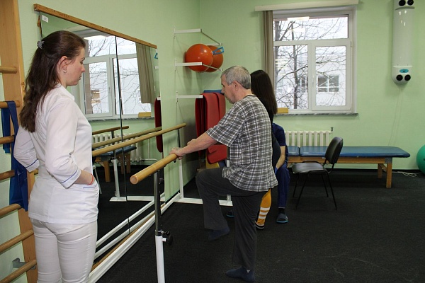 В Травмбольнице прошла экскурсия для учеников Технологической школы Сургута 