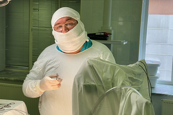 Дважды тридцать. Посвятивший ровно полжизни медицине Сургута хирург Владимир Корженевский сегодня отмечает юбилей 