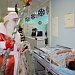 Сказочные гости! В детских отделениях Травмбольницы побывали главные герои зимнего праздника  – Дед Мороз и Снегурочка