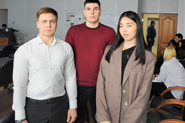 Опыт Сургутской травмбольницы в исследовательских работах студентов: принимаем активное участие в научной жизни региона