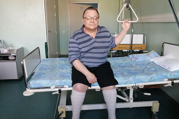 В Сургут – на инвалидной коляске, обратно – на своих ногах. Наши травматологи-ортопеды спасли от тяжелой инвалидности жителя Харцызска