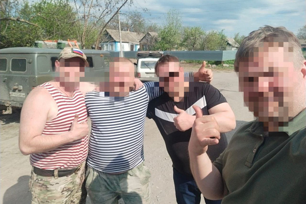 Вражеские дроны и бездорожье. В опасных условиях сотрудник травмбольницы доставил гуманитарный груз бойцам СВО