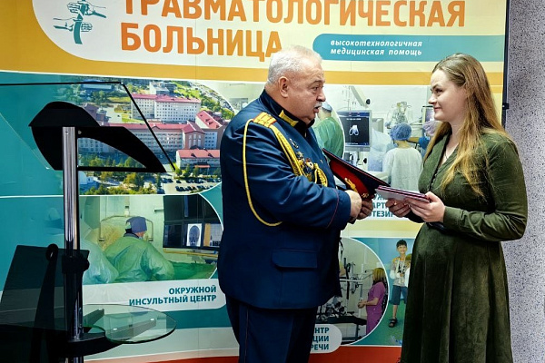 Глубоко в тылу и у самой передовой. Сотрудники Сургутской травмбольницы рядом с бойцами-защитниками на разных этапах оказания медицинской помощи