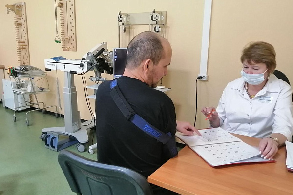 «Разглатывают» пациентов и учат говорить заново. 14 ноября - международный День логопеда